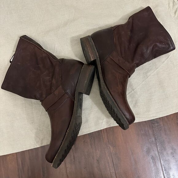 FRYE Veronica Short Boots Dark Brown Leather Motorcycle Rider - Picture 6 of 12